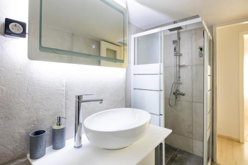 Santorini 2-Bedroom Apartment in Nea Smyrni