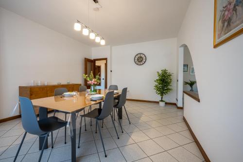 Gallery image of Three bedroom apartment - Lake view - Larihome A57 in Dongo