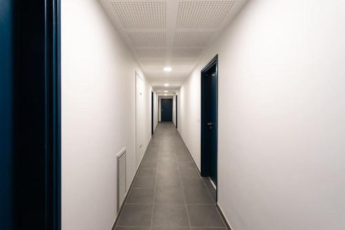 Photo de la galerie de l'établissement L17 Arenas Suite 3 balconies 5mins to the Sea, à Nice