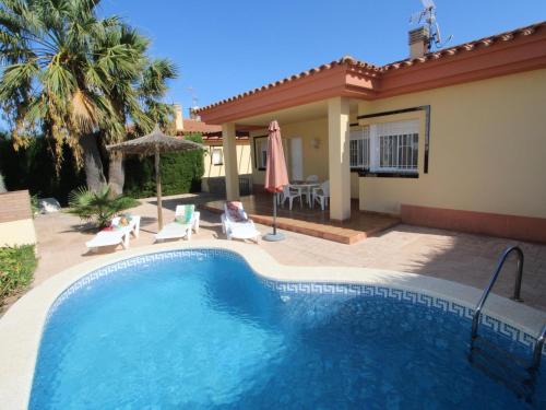 Vacaciones cerca del mar: piscina privada, aire acondicionado opcional, mascotas bienvenidas - ES-184-54