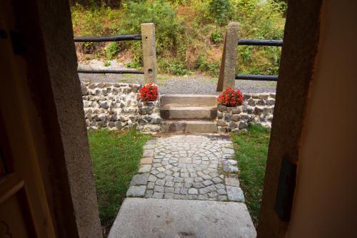 Taman di luar Chalupa Dlouhý Důl 19