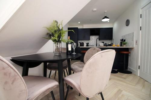Cardiff City 2 Bed Apartment – Whitchurch photo 8