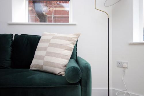 Cardiff City 2 Bed Apartment – Whitchurch photo 13