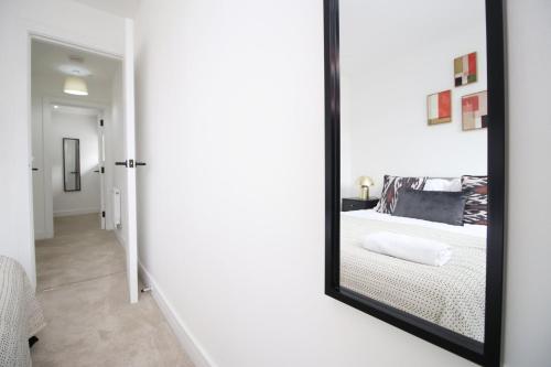 Cardiff City 2 Bed Apartment – Whitchurch photo 42
