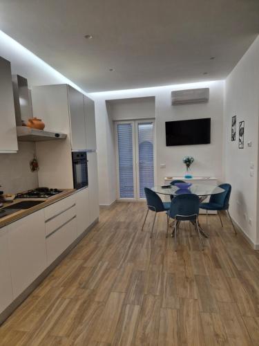 Η κουζίνα ή μικρή κουζίνα στο Casa Vacanze Aenaria 2