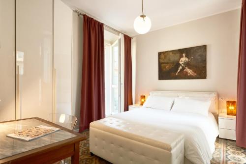 A bed or beds in a room at 23 Lake Sweet Home