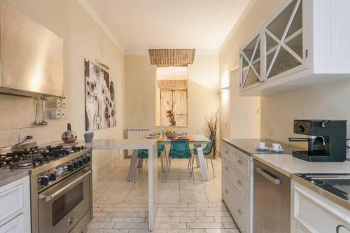 BORGO PIO - quite and spacious apt