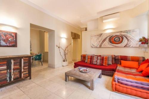 BORGO PIO - quite and spacious apt