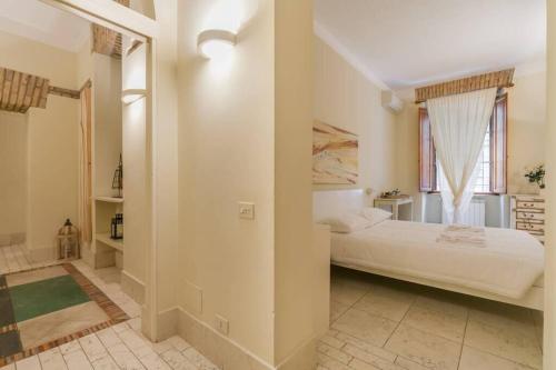 BORGO PIO - quite and spacious apt