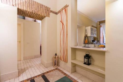 BORGO PIO - quite and spacious apt