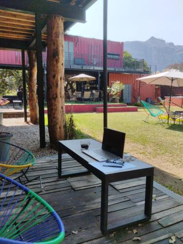 Gallery image of containers park in Tlayacapan