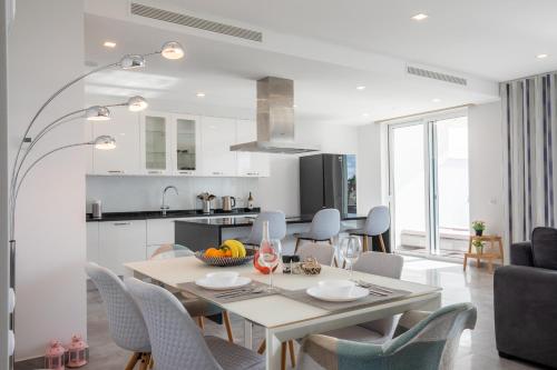 Casa Chloe Luxury Oceanview Penthouse