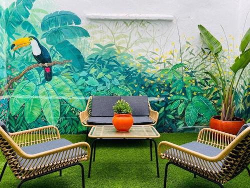 Artistic flat next to Ruzafa Welcome to the Jungle