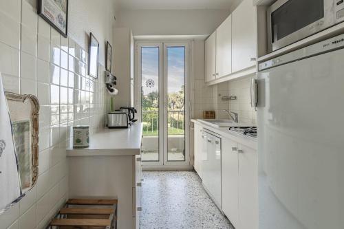 In the heart of the Cap d'Antibes lovely flat