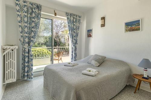In the heart of the Cap d'Antibes lovely flat
