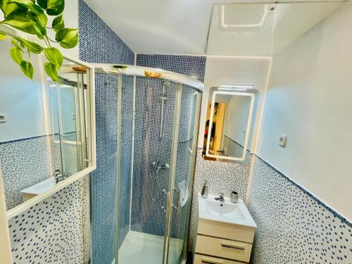 APARTAMENTO MUY CENTRICO - entre PALACIO REAL Y PLAZA MAYOR