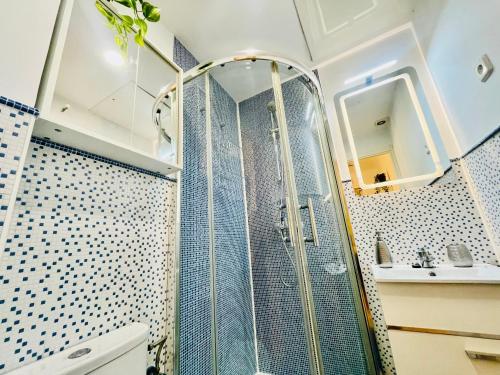 APARTAMENTO MUY CENTRICO - entre PALACIO REAL Y PLAZA MAYOR