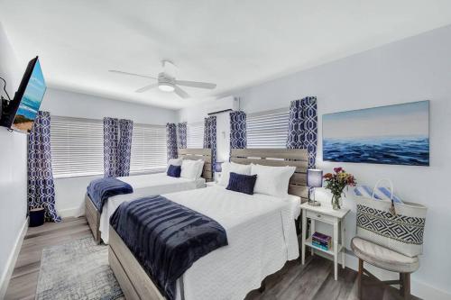 En eller flere senge i et værelse på Casa Castaways Spacious Retreat @casacastaways