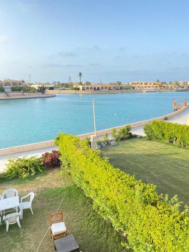 فيلا أول صف على البحيرة مارينا 5ج2