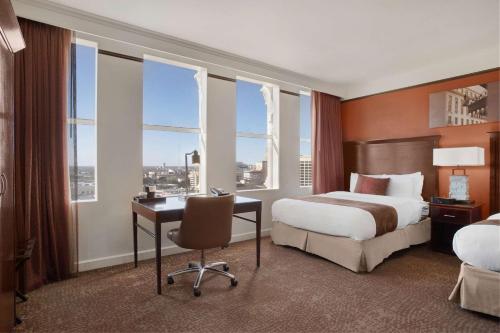 The Emily Morgan Hotel - A DoubleTree by Hilton Image