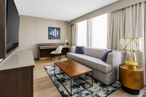 DoubleTree by Hilton Charlotte City Center Image