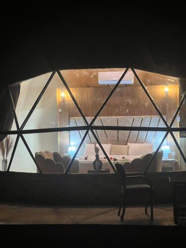 Revan Rum Luxury Campにあるベッド