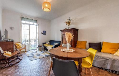 Cozy Apartment In Royan With Wifi