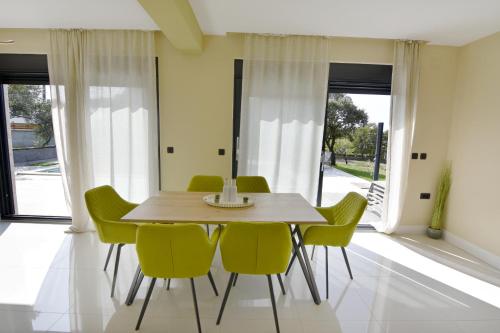 Family friendly house with a swimming pool Vrana, Biograd - 22804