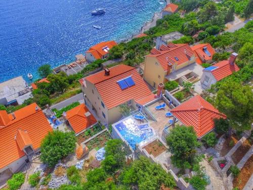 Seaside apartments with a swimming pool Sobra, Mljet - 22926