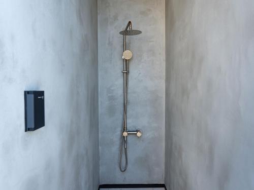 Un baño de West Shore Plus