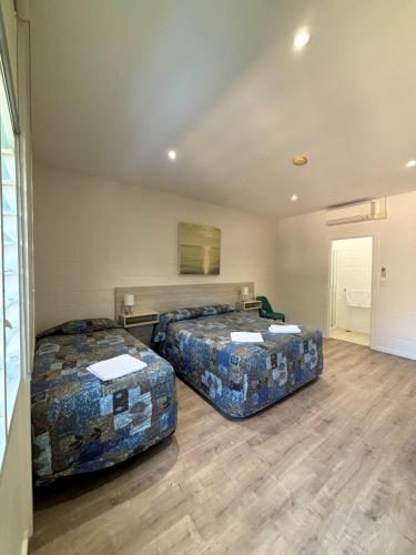Time and Tide Hotel Motel Image