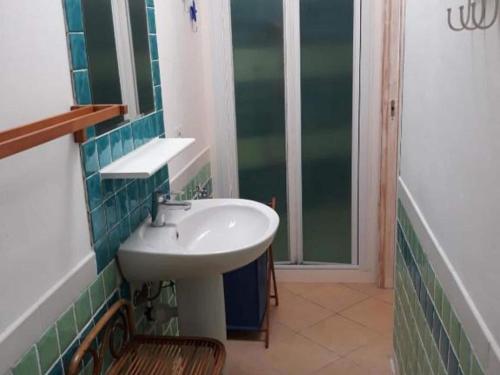 Ένα μπάνιο στο Apartment in Sardinia near Surf Paradise