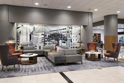 Posezení v ubytování Oakland Marriott City Center
