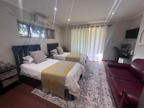 Кровать или кровати в номере Aan d'Oewer