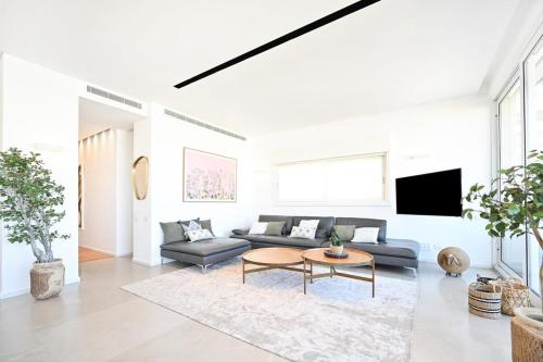 3BR Penthouse at Hilton Beach by HolyGuest