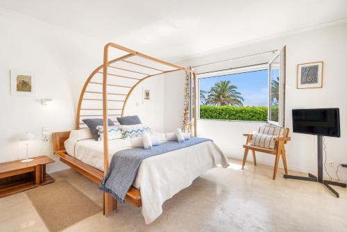 Postel nebo postele na pokoji v ubytování La Quinta by Menorca Vacations