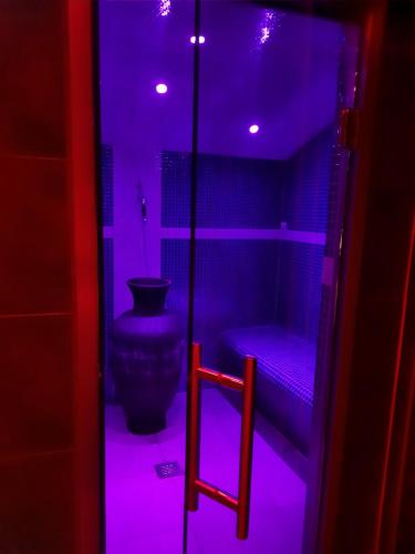 Phòng tắm tại Le Clos des Thermes