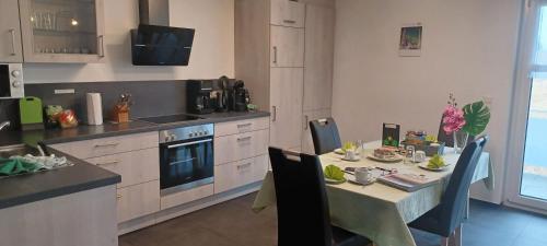 Kuhinja oz. manjša kuhinja v nastanitvi Haus Panoramasicht