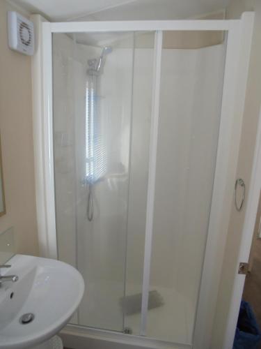 Vannituba majutusasutuses Seaview Ingoldmells Linwood II 10 Berth, 4 Bedrooms, Central heated