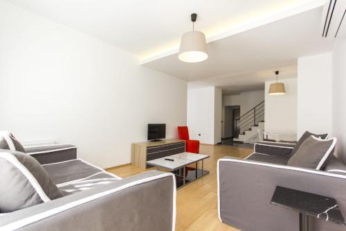 Posezení v ubytování Nish Suites Atasehir