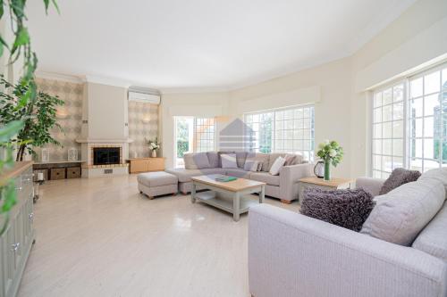 Villa Luxury Suites, Heated Outdoor Pool