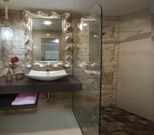 Gallery image of Villa de Lujo con Jardines y Piscina in El Puerto de Santa Mar&iacute;a