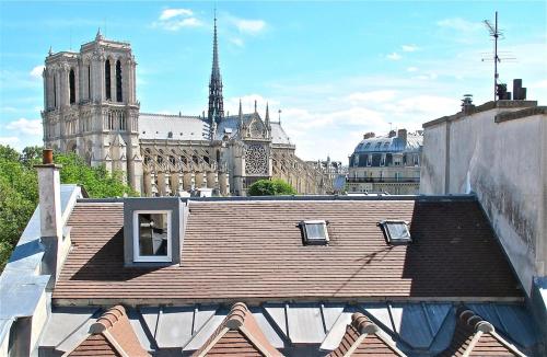 A Balcony on Notre Dame with AC