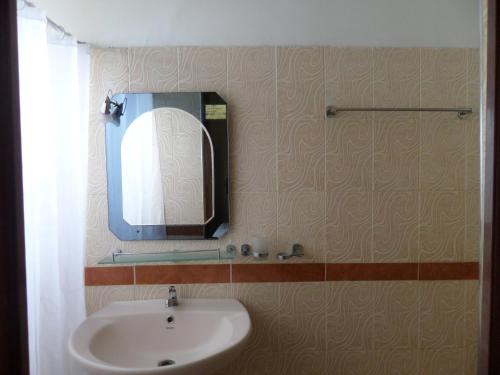 Ένα μπάνιο στο Brighten Hotel