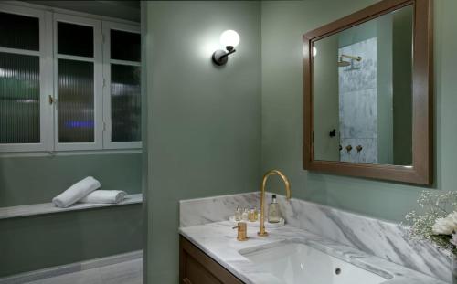 Stunning Athens Apartment 1 Bedroom Apartment Juvia Athinaidos