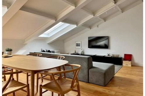 Liberdade Stylish Attic Apt with AC and City View