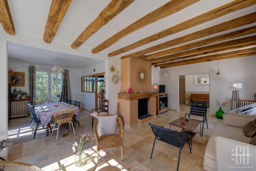 Photo de la galerie de l'établissement L'élégante/Belle Villa Familiale, à Saint-Avertin