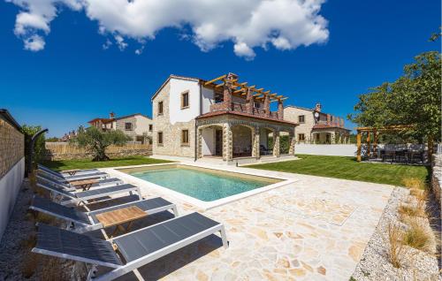 Gorgeous Home In Cabrunici With Wifi