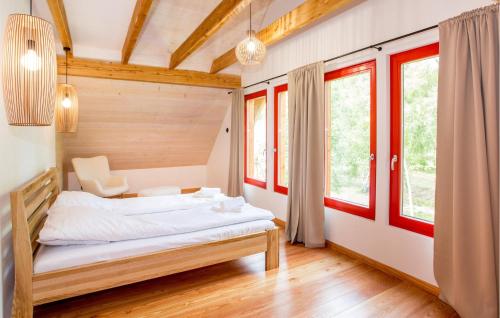 Säng eller sängar i ett rum på 1 Bedroom Gorgeous Home In Rowy