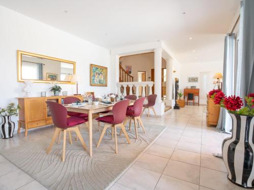 Villa Cacharel by Interhome